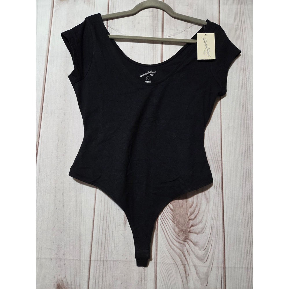 Universal Thread Womens Black Short Sleeve Scoop Neck Thong Bodysuit Small NWT